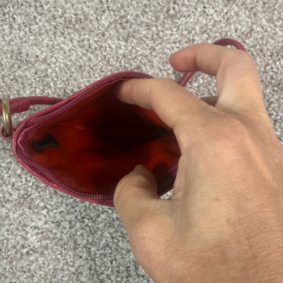 Vintage Coach Satin Wristlet Pouchette – Rich dark pink with Gold Detailing - Picture 3 of 3